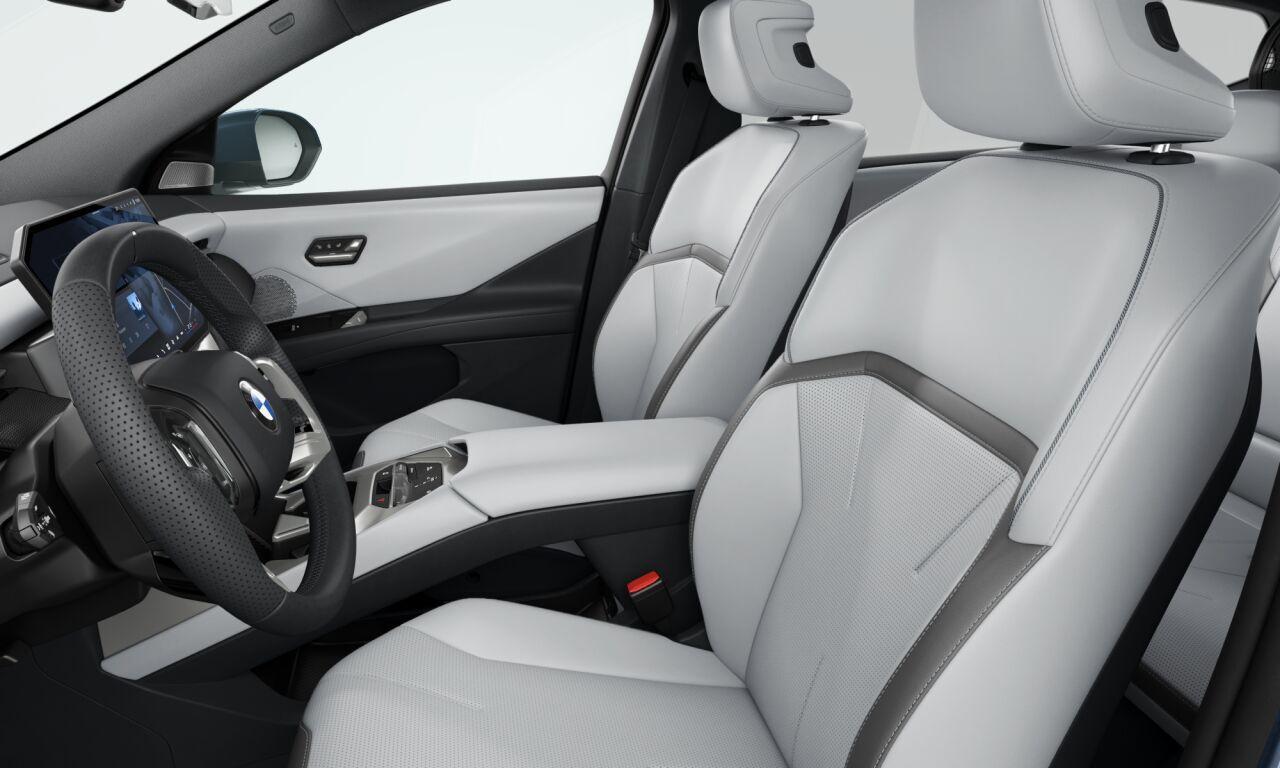 BMW X3 iX3 50 xDrive M Sportpakket | Innovation Pack | Panoramadak | Trekhaak