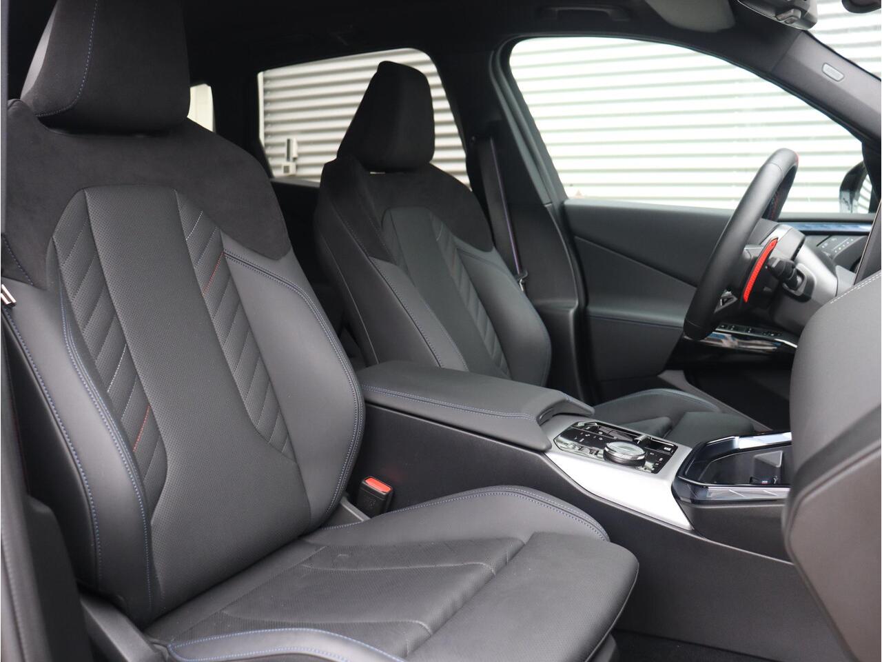 BMW X3 M50 | M Sportpakket Pro | Trekhaak | Harman Kardon | Elektr. Stoelen | Adaptief M Onderstel | Driving Assistant | 20'' LMV | Lentevoordeel