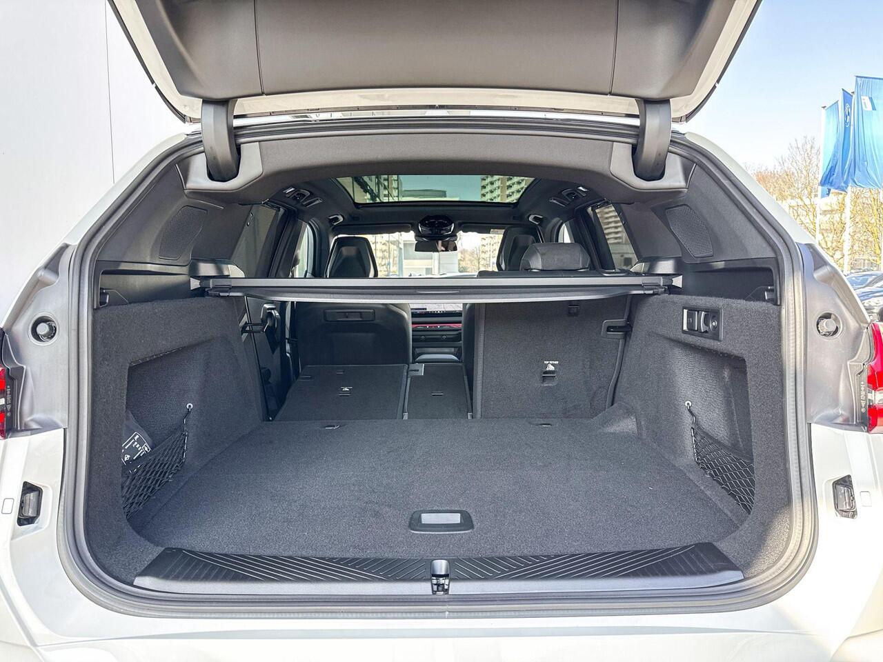 BMW X3 30e xDrive M-Sport / Glazendak / 21inch / Driving Assistant Proffesional / Stoelventilatie / Trekhaak / Head Up Display