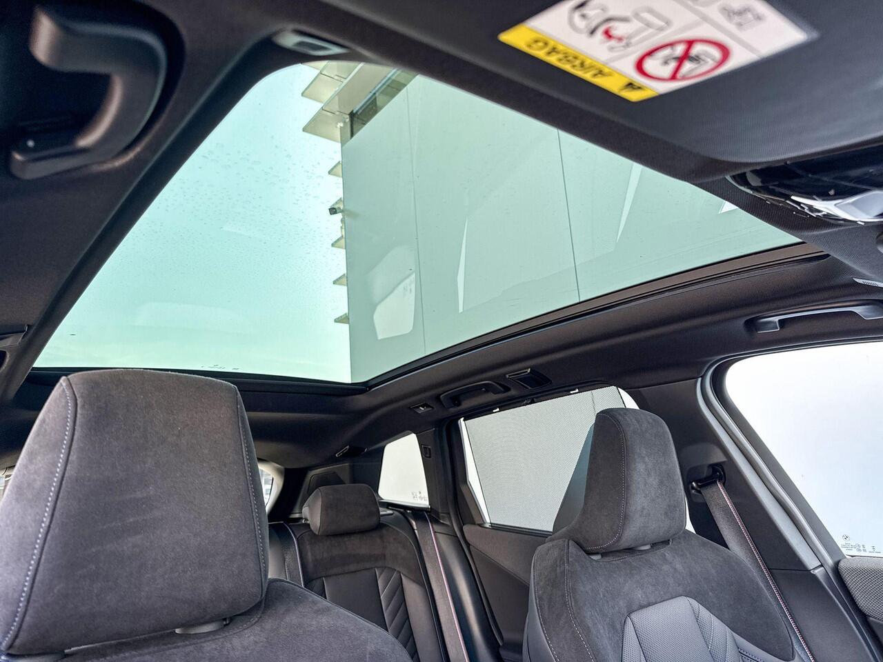 BMW X3 30e xDrive M-Sport / Glazendak / 21inch / Driving Assistant Proffesional / Stoelventilatie / Trekhaak / Head Up Display