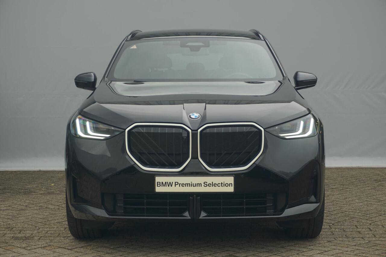 BMW X3 xDrive20 M Sportpakket | Glazen Panoramadak | Trekhaak Elektrisch | Stuur- en stoelverwarming | Stoelventilatie | Active Cruise Control | Harman Kardon