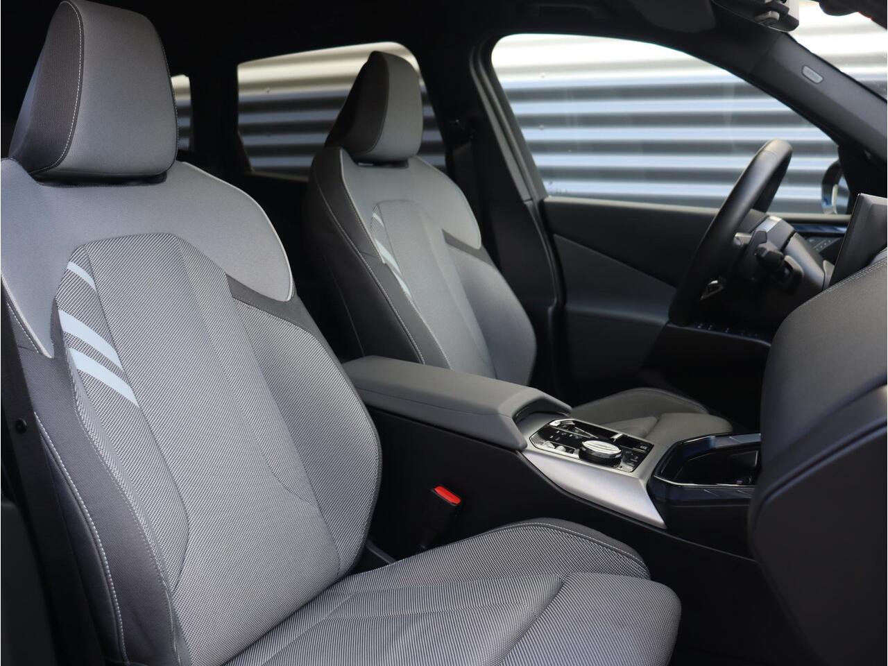 BMW X3 30e xDrive | M Sportpakket | Premium Pack | Driving Assistant | Elektr. Stoelen | Getint Glas | Comfort Access | Camera | Adaptive LED | 19'' LMV