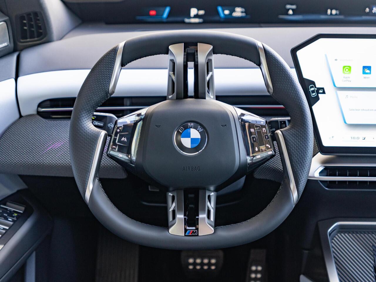 BMW X3 iX3 50 xDrive M Sportpakket | Iconic Glow | Trekhaak | Innovation Pack