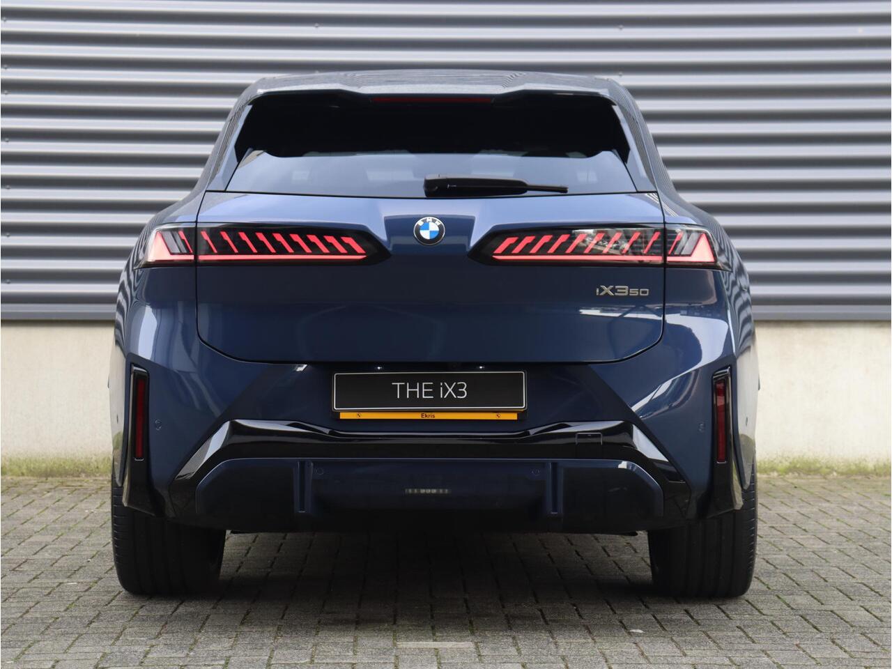 BMW X3 iX3 50 xDrive | M Sportpakket | Innovation Pack | Head-up Display | Harman Kardon | Trekhaak | Driving Assistant Plus | Parking Assistant Prof. | 22'' LMV