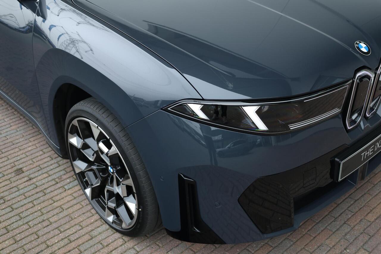 BMW X3 iX3 50 xDrive | M Sportpakket | Innovation Pack | Panoramadak | Parking Assistant Professional