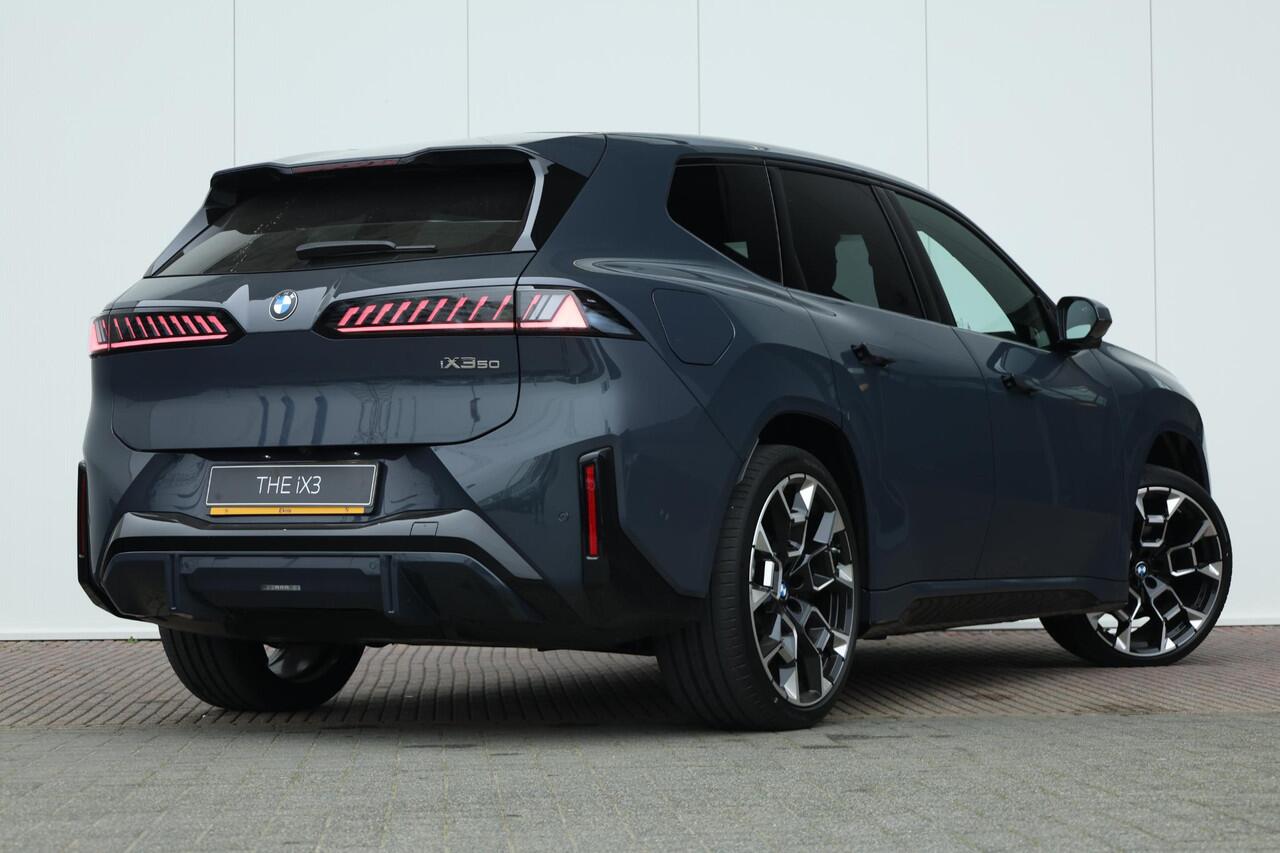 BMW X3 iX3 50 xDrive | M Sportpakket | Innovation Pack | Panoramadak | Parking Assistant Professional