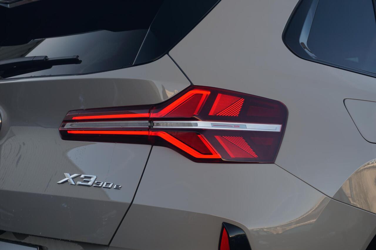 BMW X3 xDrive30e M Sportpakket 20'' / Stoelventilatie / Harman Kardon / Comfort Access