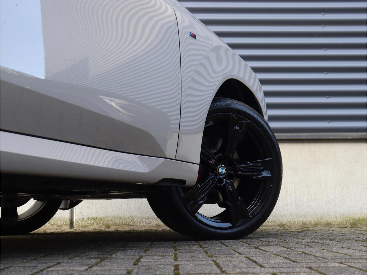 BMW X3 30e xDrive | M Sportpakket Pro | Panodak | Head-Up | Trekhaak | Harman Kardon | Driving Assistant Prof. | Stoelventilatie | Parking Assistant Plus | 21'' LMV. | Ekris Selection