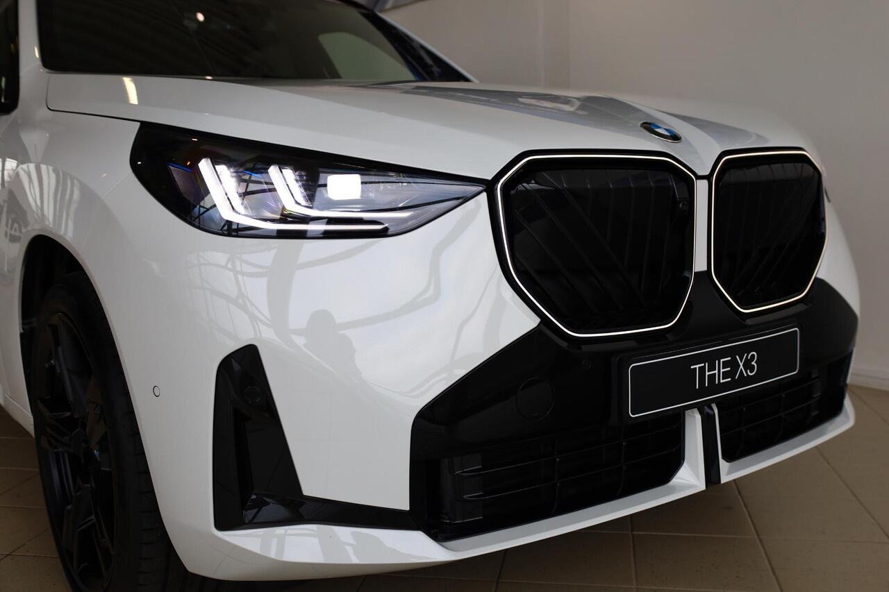BMW X3 30e xDrive M Sportpakket Pro | Professional Pack | Premium Pack | Trekhaak | Iconic Glow | Ekris Selection