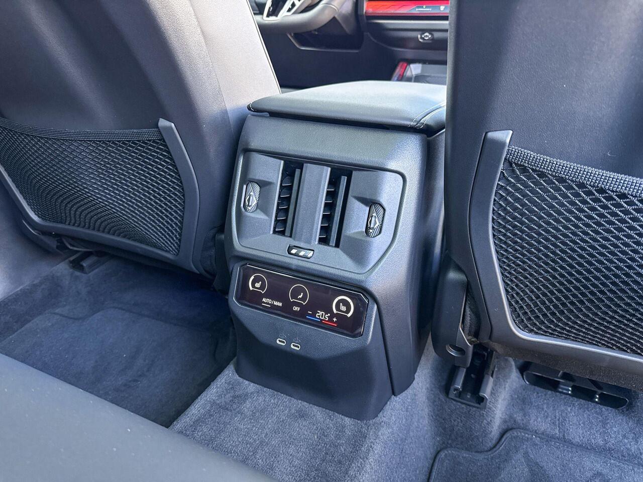 BMW X3 30e xDrive M-Sport / Trekhaak / Glazen dak / Driving Assistant Plus / 22 inch / Stoelventilatie / Harman Kardon Audio / Head Up Display | Huisselectie