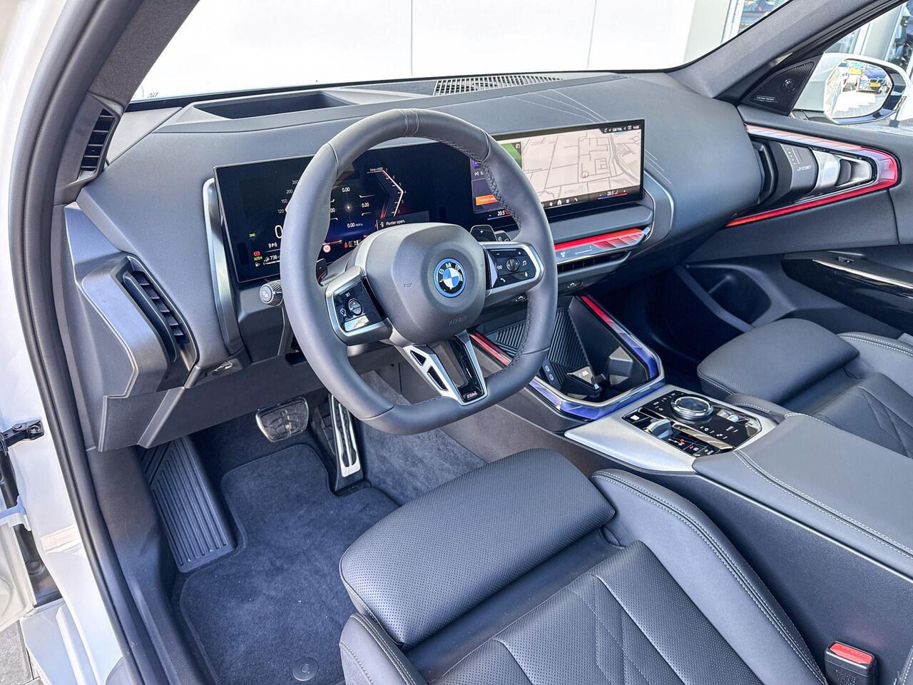 BMW X3 30e xDrive M-Sport / Trekhaak / Glazen dak / Driving Assistant Plus / 22 inch / Stoelventilatie / Harman Kardon Audio / Head Up Display | Huisselectie