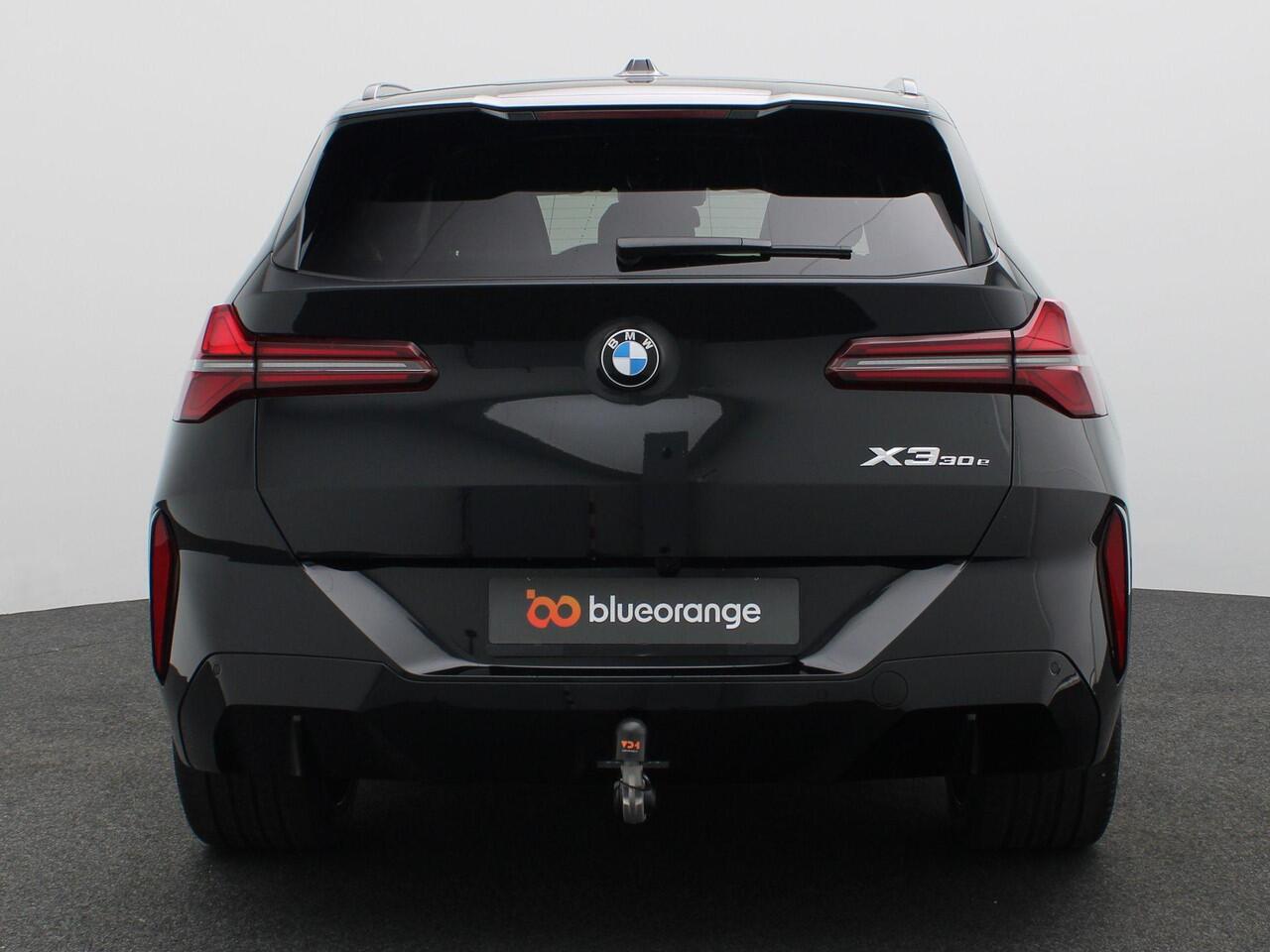 BMW X3 30e xDrive 299PK Aut. M-Sport, Panoramadak, Trekhaak, Head-Up Display, Harman Kardon, 21" LM Velgen, Keyless, 360gr. Camera,