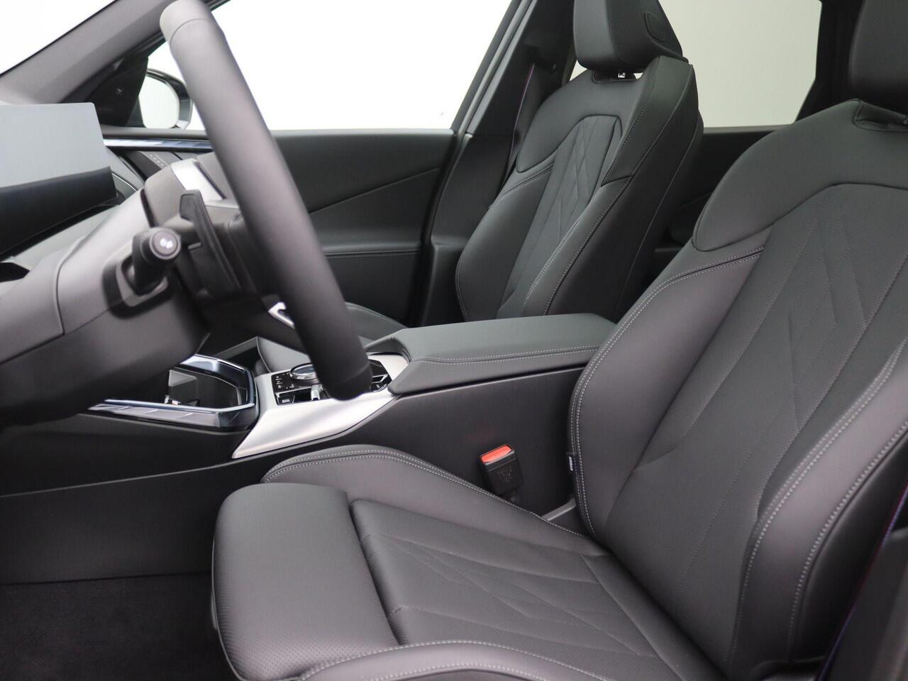 BMW X3 30e xDrive 299PK Aut. M-Sport, Panoramadak, Trekhaak, Head-Up Display, Harman Kardon, 21" LM Velgen, Keyless, 360gr. Camera,