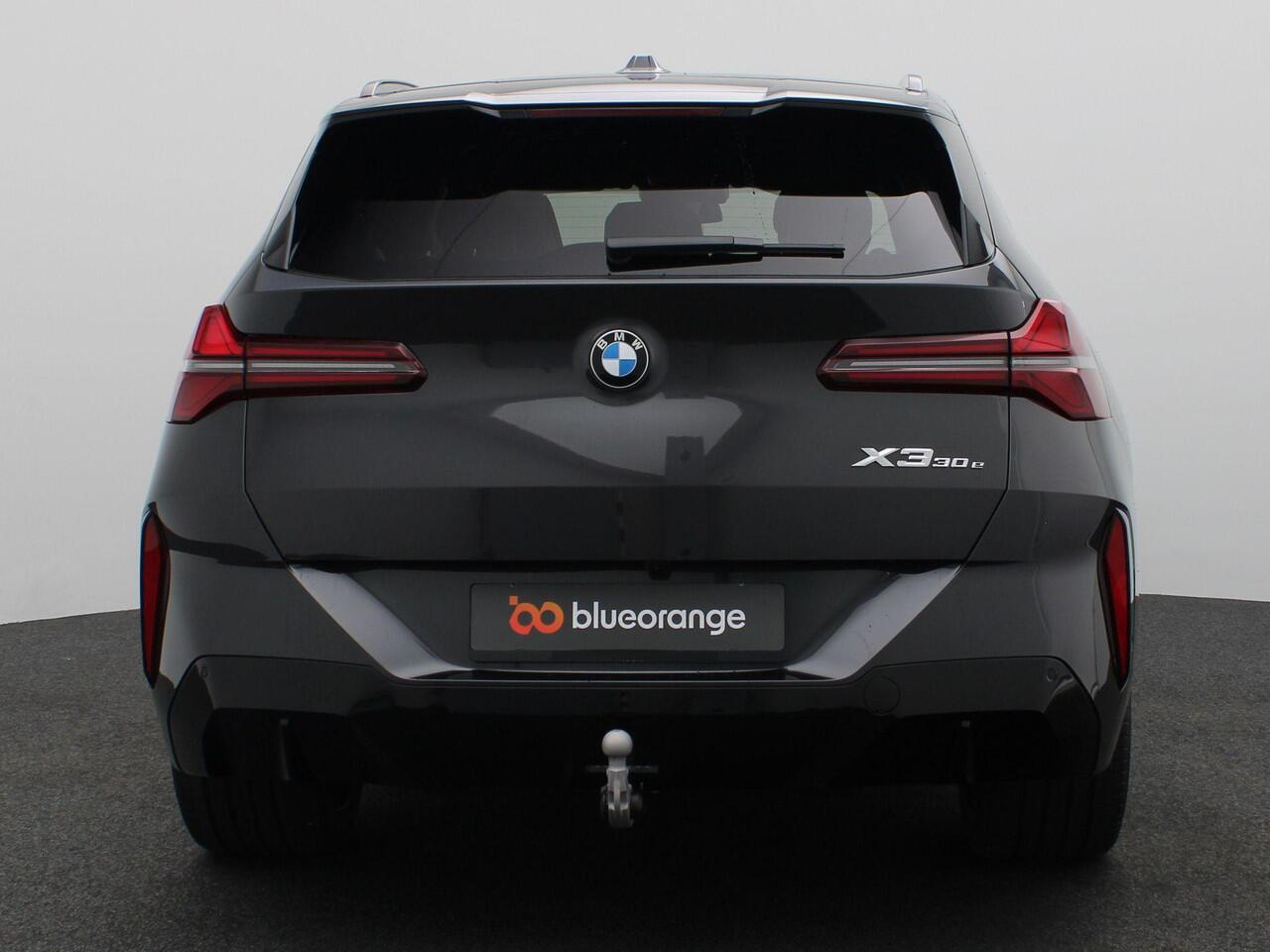 BMW X3 30e xDrive 299PK Aut. M-Sport, Panoramadak, Trekhaak, Head-Up Display, Harman Kardon, 21" LM Velgen, Keyless, 360gr. Camera,