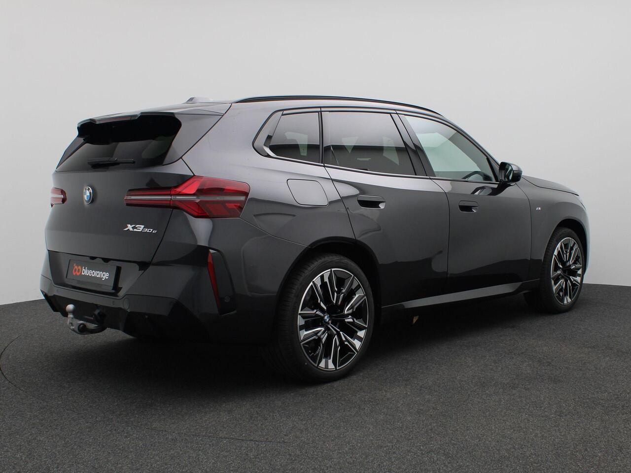 BMW X3 30e xDrive 299PK Aut. M-Sport, Panoramadak, Trekhaak, Head-Up Display, Harman Kardon, 21" LM Velgen, Keyless, 360gr. Camera,
