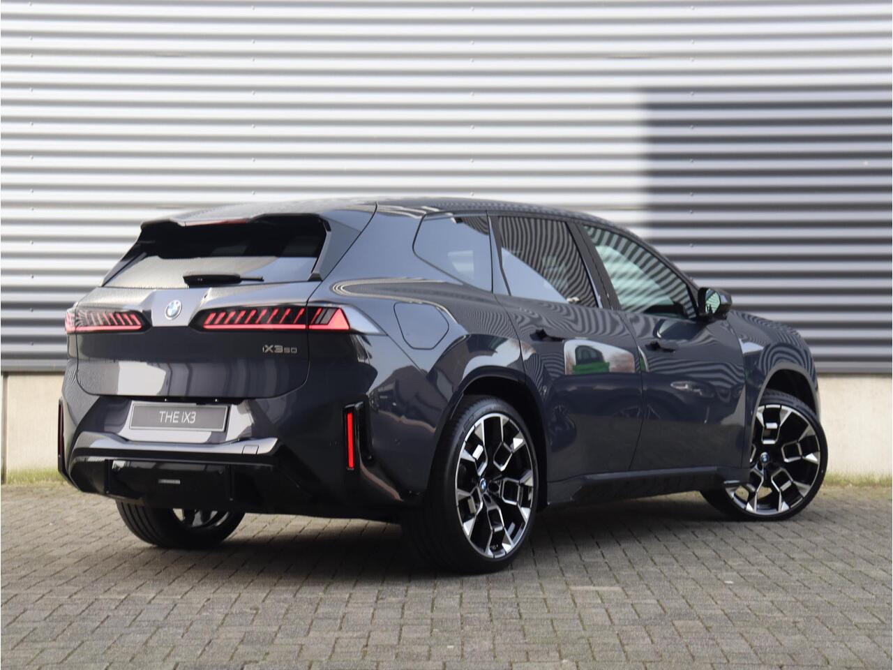 BMW X3 iX3 50 xDrive M Sportpakket | Innovation Pack | Panoramadak | Trekhaak