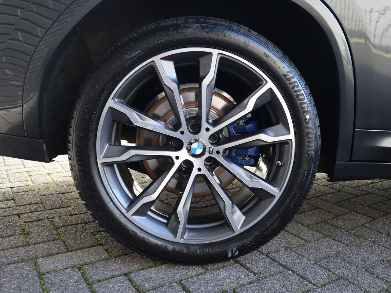 BMW X4 xDrive30i High Executive M Sport Pakket Automaat / Navigatie Professional / Panoramadak / Head-Up Display / Driving Assistant Plus / Innovation Pakket / Leder / M Sportremsysteem / Adaptief Onderstel / 20 Inch