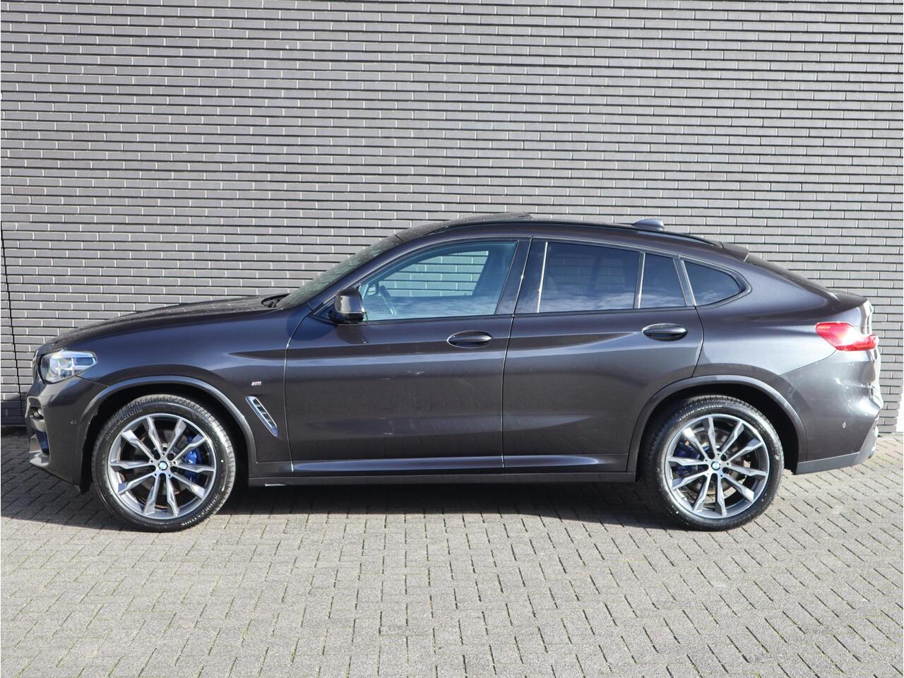 BMW X4 xDrive30i High Executive M Sport Pakket Automaat / Navigatie Professional / Panoramadak / Head-Up Display / Driving Assistant Plus / Innovation Pakket / Leder / M Sportremsysteem / Adaptief Onderstel / 20 Inch