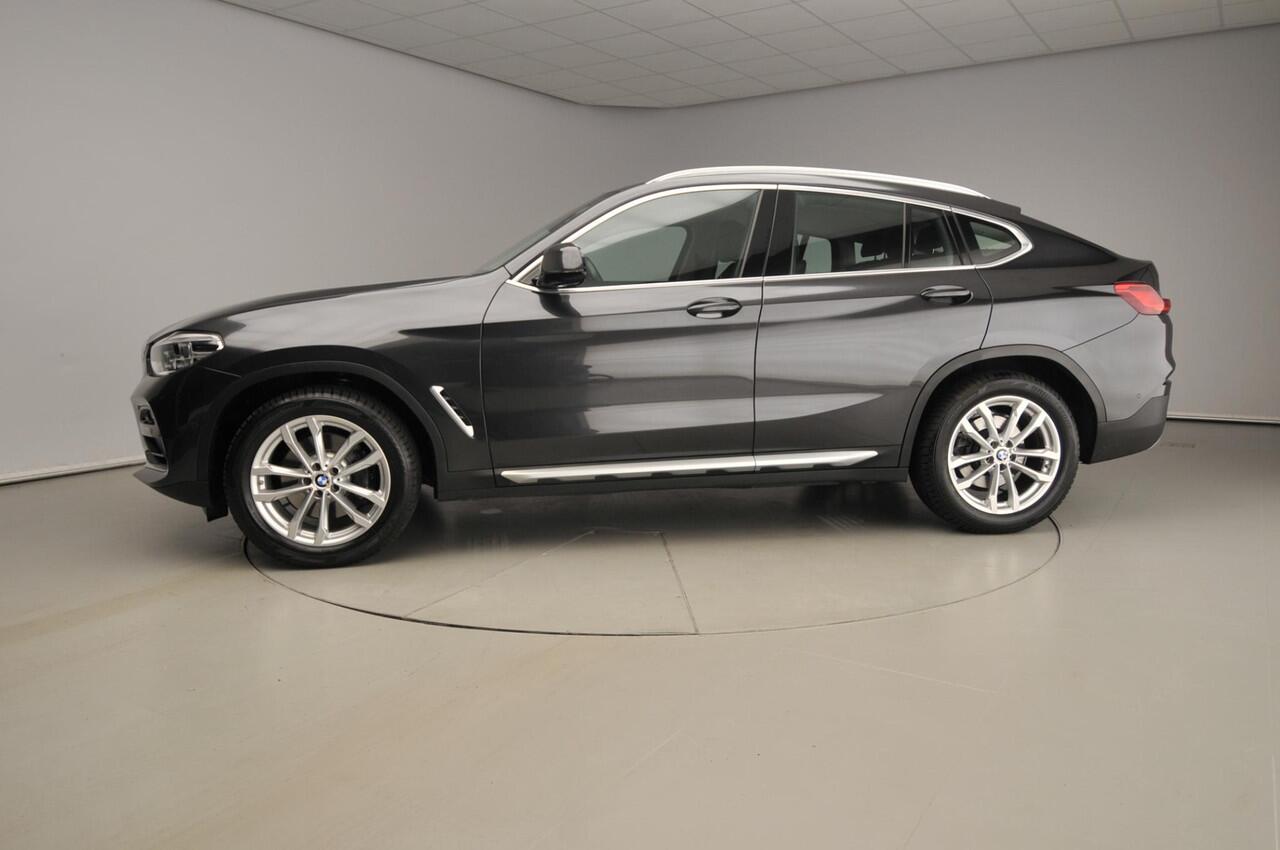 BMW X4 xDrive30i | LED | Leder | HUD | Trekhaak | Sportstoelen | Keyles go | Hifi speakers | Alu 19 inch