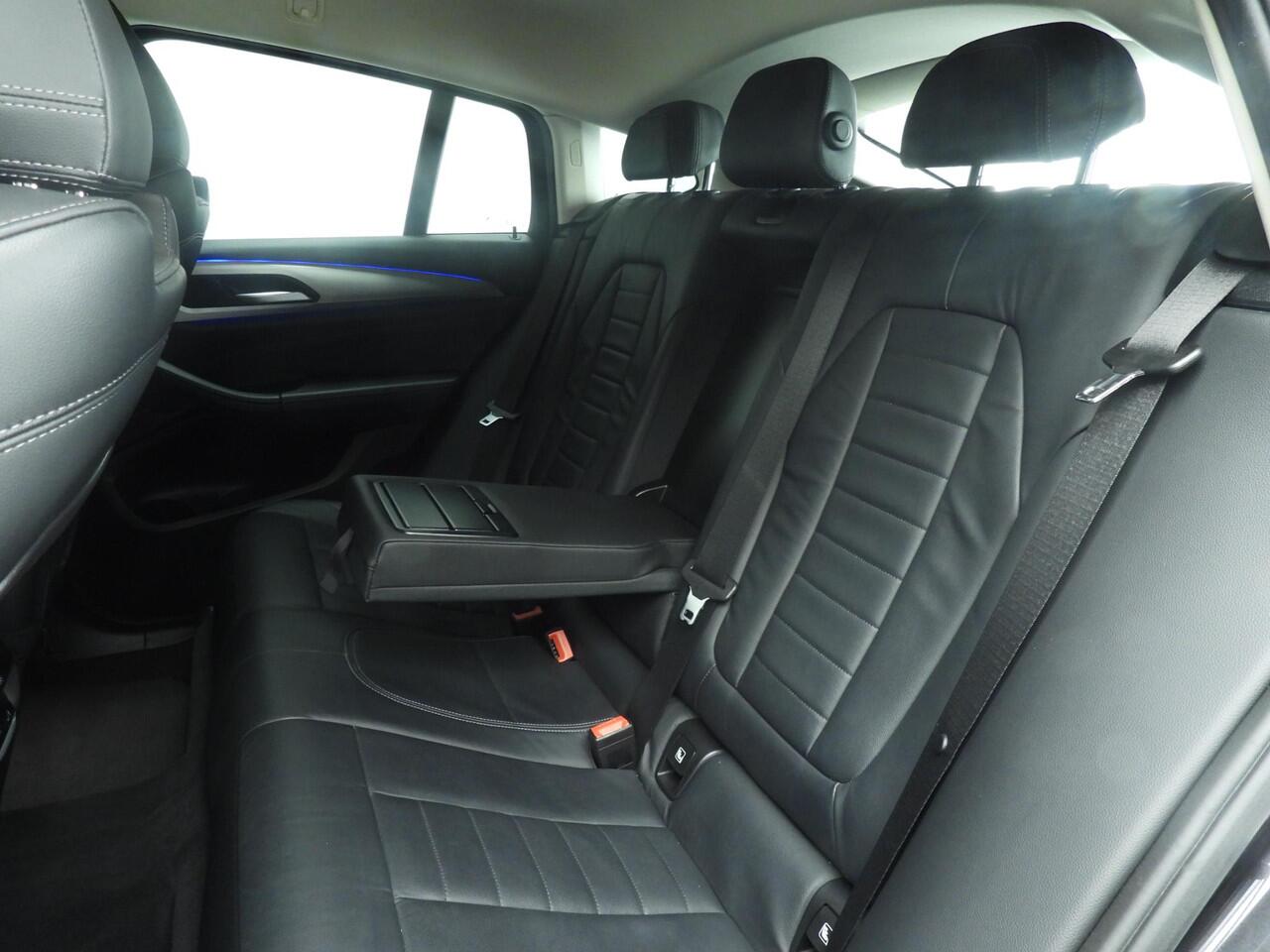 BMW X4 xDrive30i | LED | Leder | HUD | Trekhaak | Sportstoelen | Keyles go | Hifi speakers | Alu 19 inch