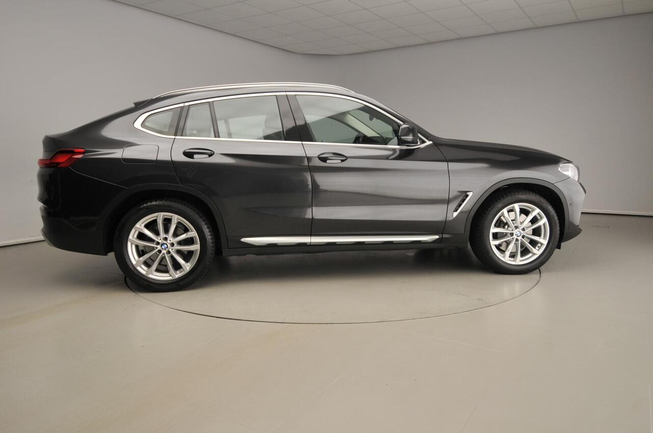 BMW X4 xDrive30i | LED | Leder | HUD | Trekhaak | Sportstoelen | Keyles go | Hifi speakers | Alu 19 inch