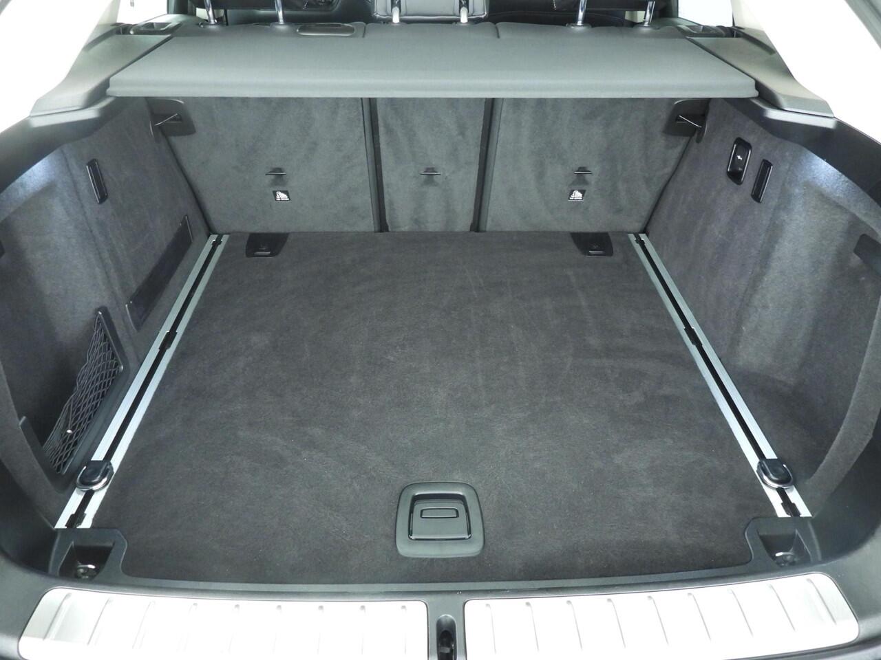 BMW X4 xDrive30i | LED | Leder | HUD | Trekhaak | Sportstoelen | Keyles go | Hifi speakers | Alu 19 inch