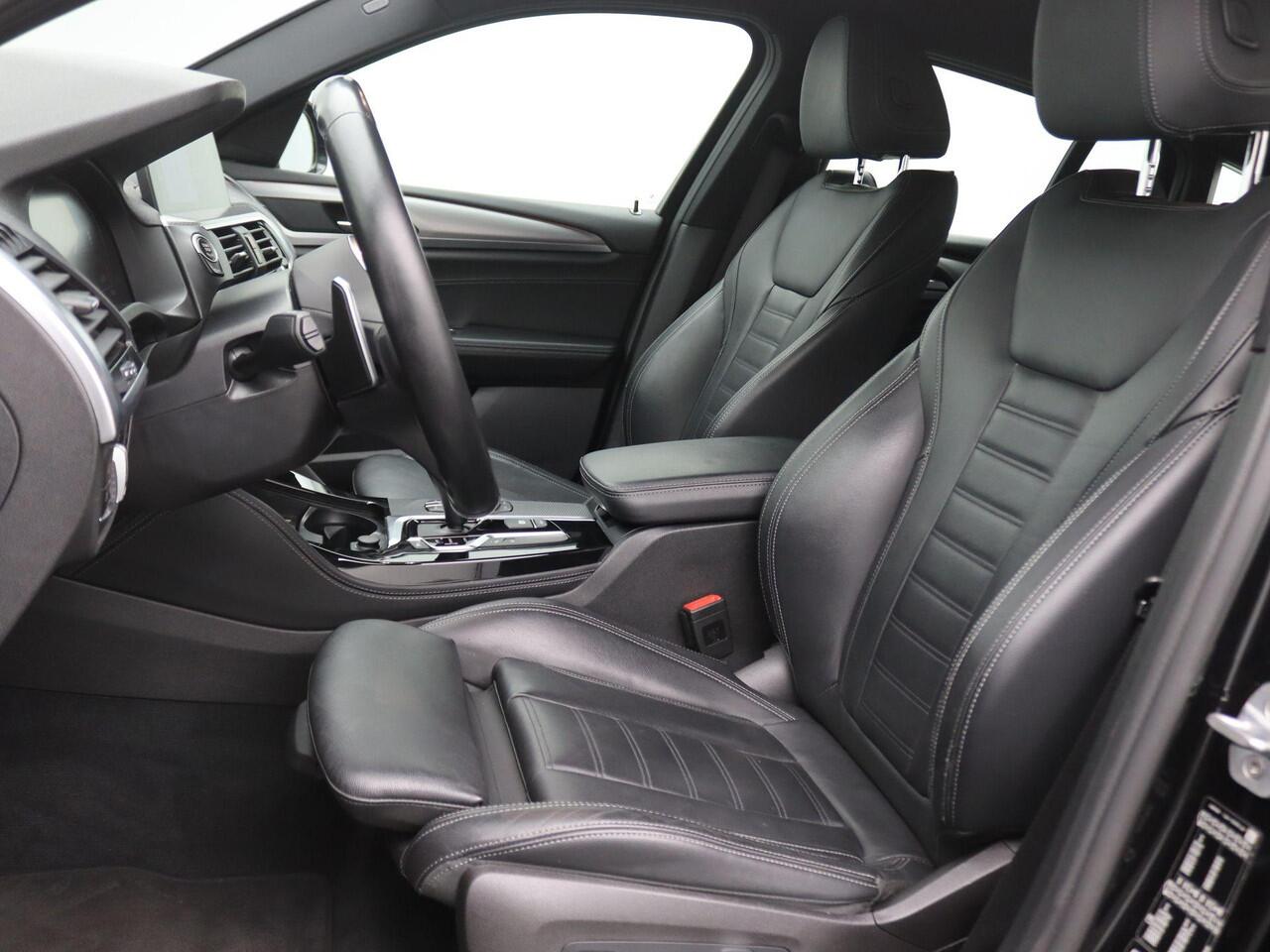 BMW X4 xDrive20i High Executive 184PK Aut8 M-Sport, Trekhaak, Memorystoel, Stoelverwarming, Adaptieve Cruise Controle, Head-Up Display, Keyless, Elektr. Achterklep, 18" LM Velgen