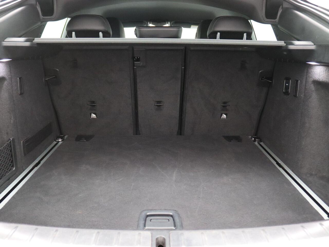 BMW X4 xDrive20i High Executive 184PK Aut8 M-Sport, Trekhaak, Memorystoel, Stoelverwarming, Adaptieve Cruise Controle, Head-Up Display, Keyless, Elektr. Achterklep, 18" LM Velgen