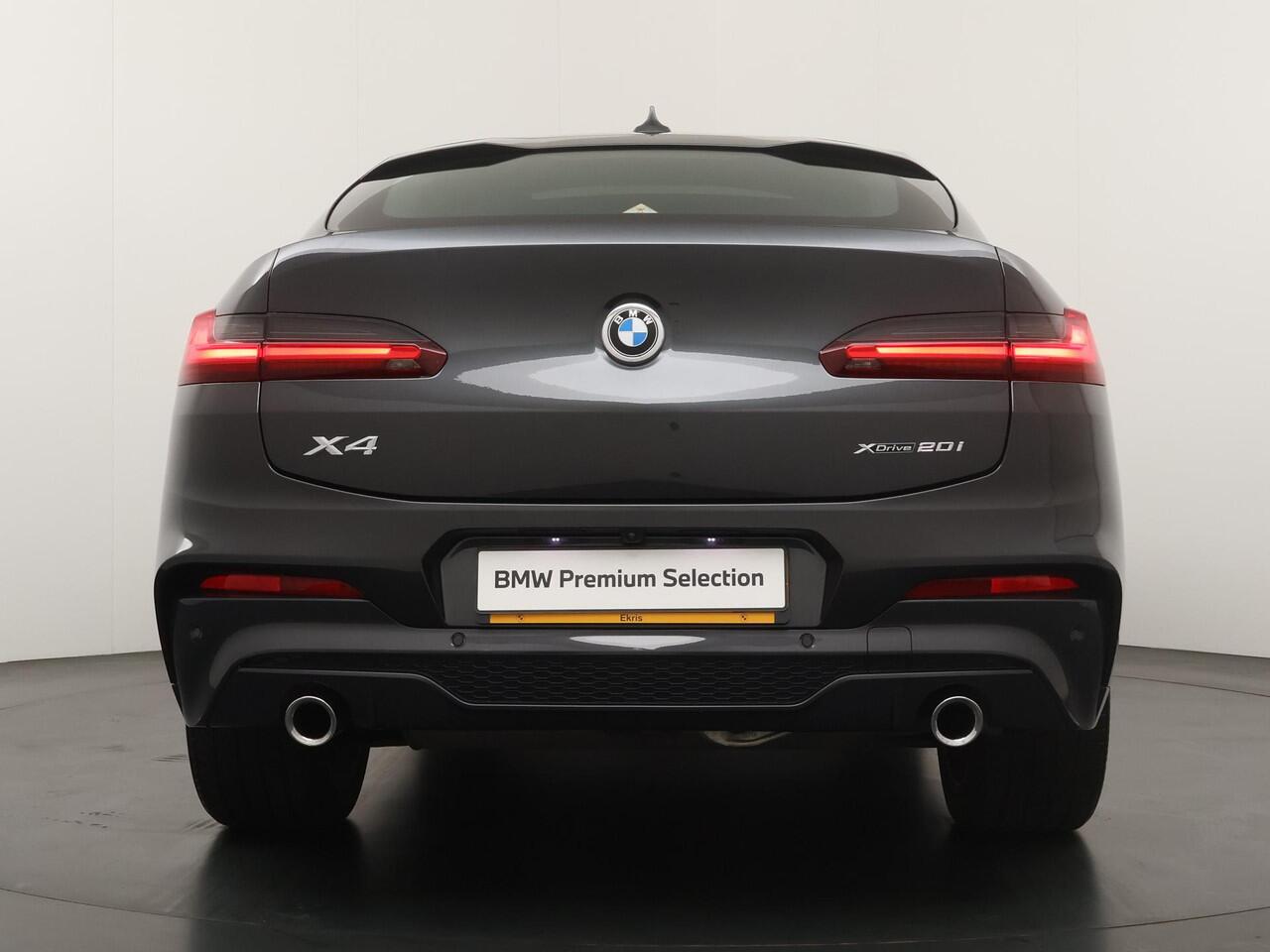 BMW X4 xDrive20i High Executive Edition M Sportpakket | Trekhaak | Panoramadak | HiFi | DAB | Camera | Draadloze telefoonlader |