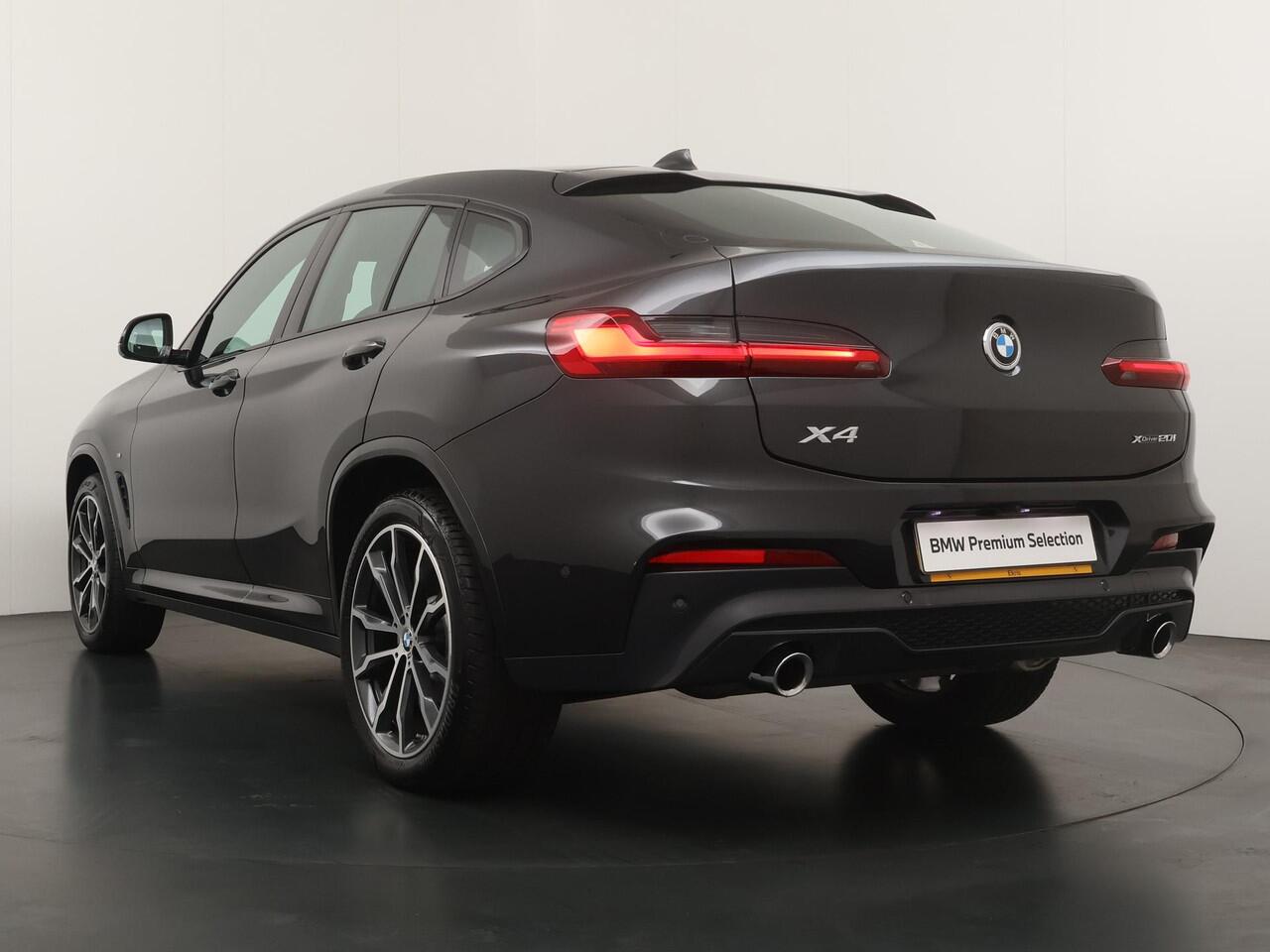 BMW X4 xDrive20i High Executive Edition M Sportpakket | Trekhaak | Panoramadak | HiFi | DAB | Camera | Draadloze telefoonlader |