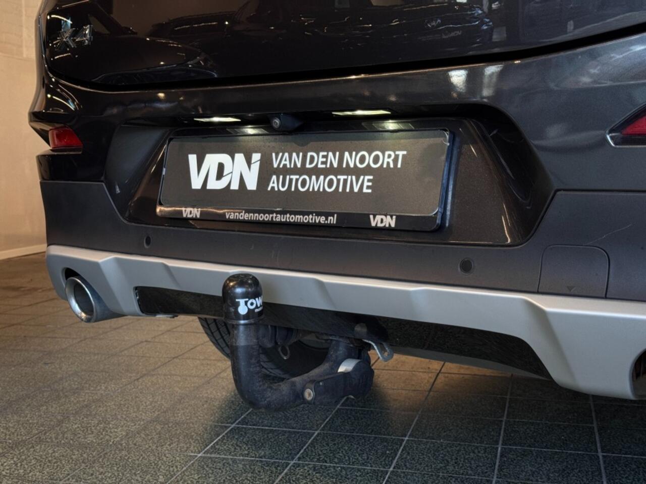 BMW X4 xDrive20i High Executive X-Line Pano Trekhaak HUD Camera 19''