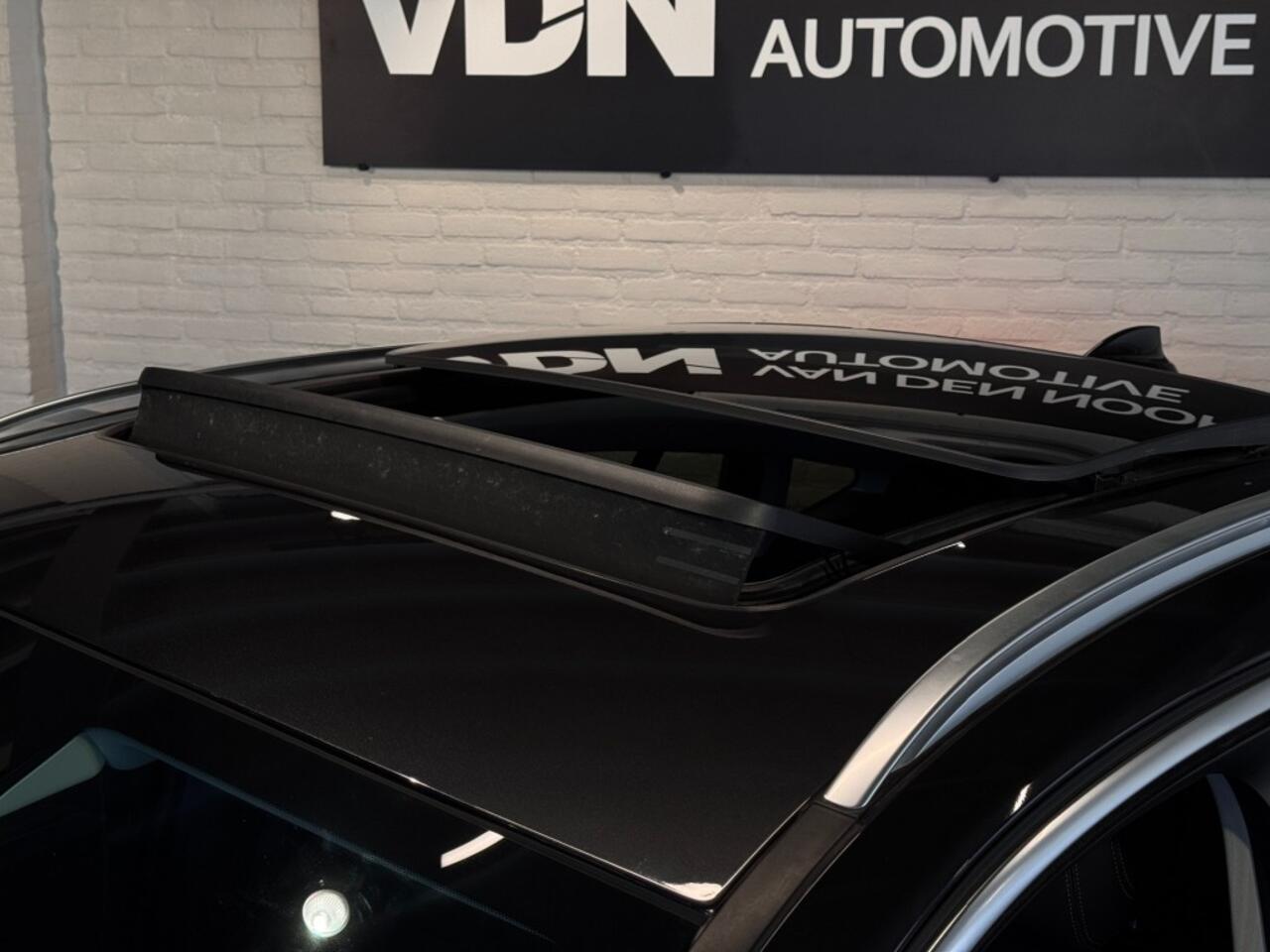 BMW X4 xDrive20i High Executive X-Line Pano Trekhaak HUD Camera 19''