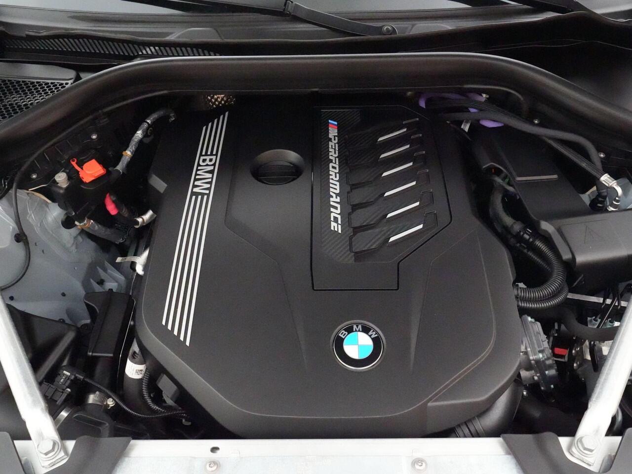 BMW X4 M40i xDrive 360pk High Executive |dealer onderhouden|M-sport|schuif/kantel dak|Harman&Kardon|Laser LED|memory|carbon interieur|trekhaak|shadow-line|Apple Carplay|21" lichtmetalen velgen|