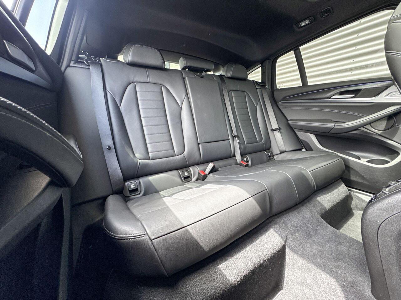 BMW X4 xDrive20i High Executive / M Sportpakket / Panoramadak / Laserlight / Selections