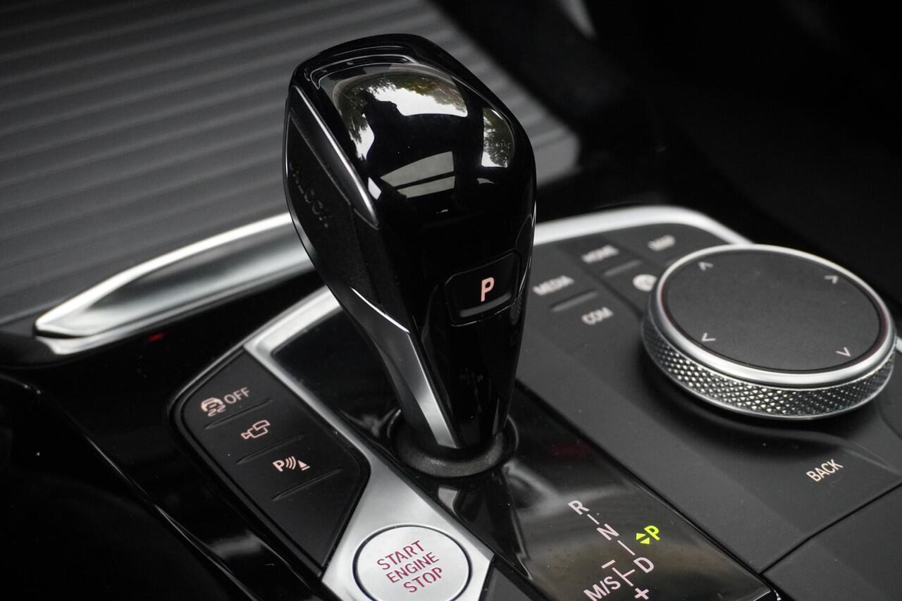 BMW X4 M40i M Aerodynamicapakket | Glazen panoramadak | BMW Laserlight | HiFi System | Head-Up Display | M Sportdifferentieel