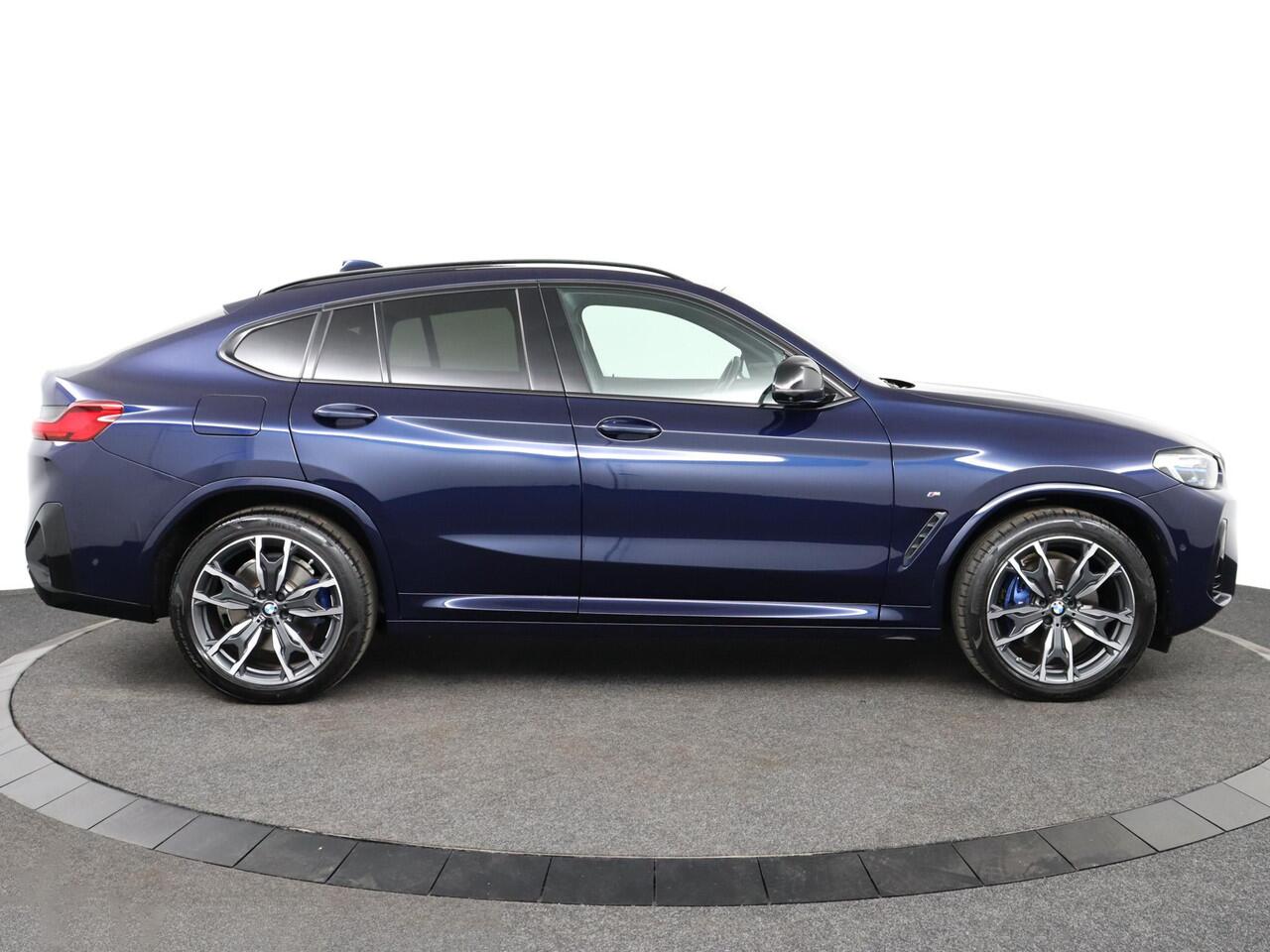 BMW X4 M40i Business Edition Plus | BMW Laserlight | Head-Up Display | Harman Kardon | Trekhaak | Adaptief M Onderstel | Verwarmde stoelen voor en achter