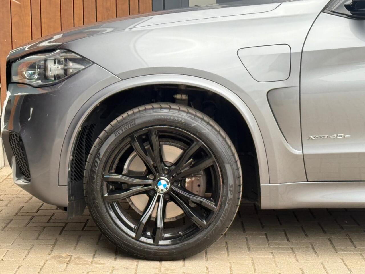 BMW X5 XDRIVE40E M-sport Pano Camera Trekhaak zeer vol!