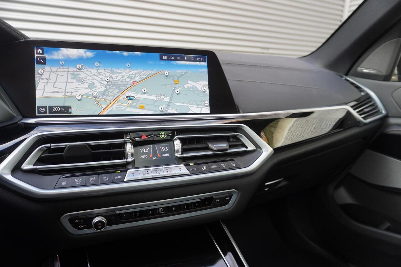 BMW X5 xDrive45e M Sportpakket | Trekhaak met elektrisch wegklapbare kogel | Glazen panoramadak | Driving Assistant Professional | HIFI System Harman Kardon