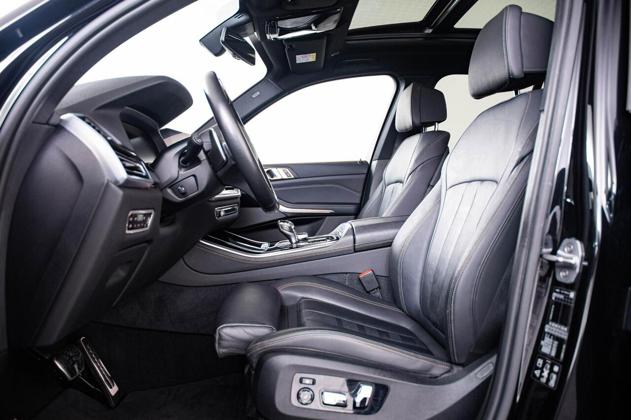 BMW X5 xDrive30d High Executive M Sport - Trekhaak - Panoramadak - Comfortstoelen - Warmte Comfort Pack - CraftedClarity - Getinte Ruiten - Comfort Access - Active Cruise Control - Parking Assistant Plus -