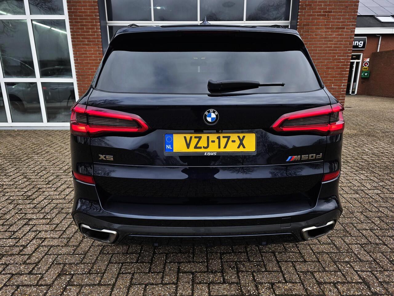 BMW X5 M50d High Executive Grijs Kenteken/ Pano / Trekhaak / HUD