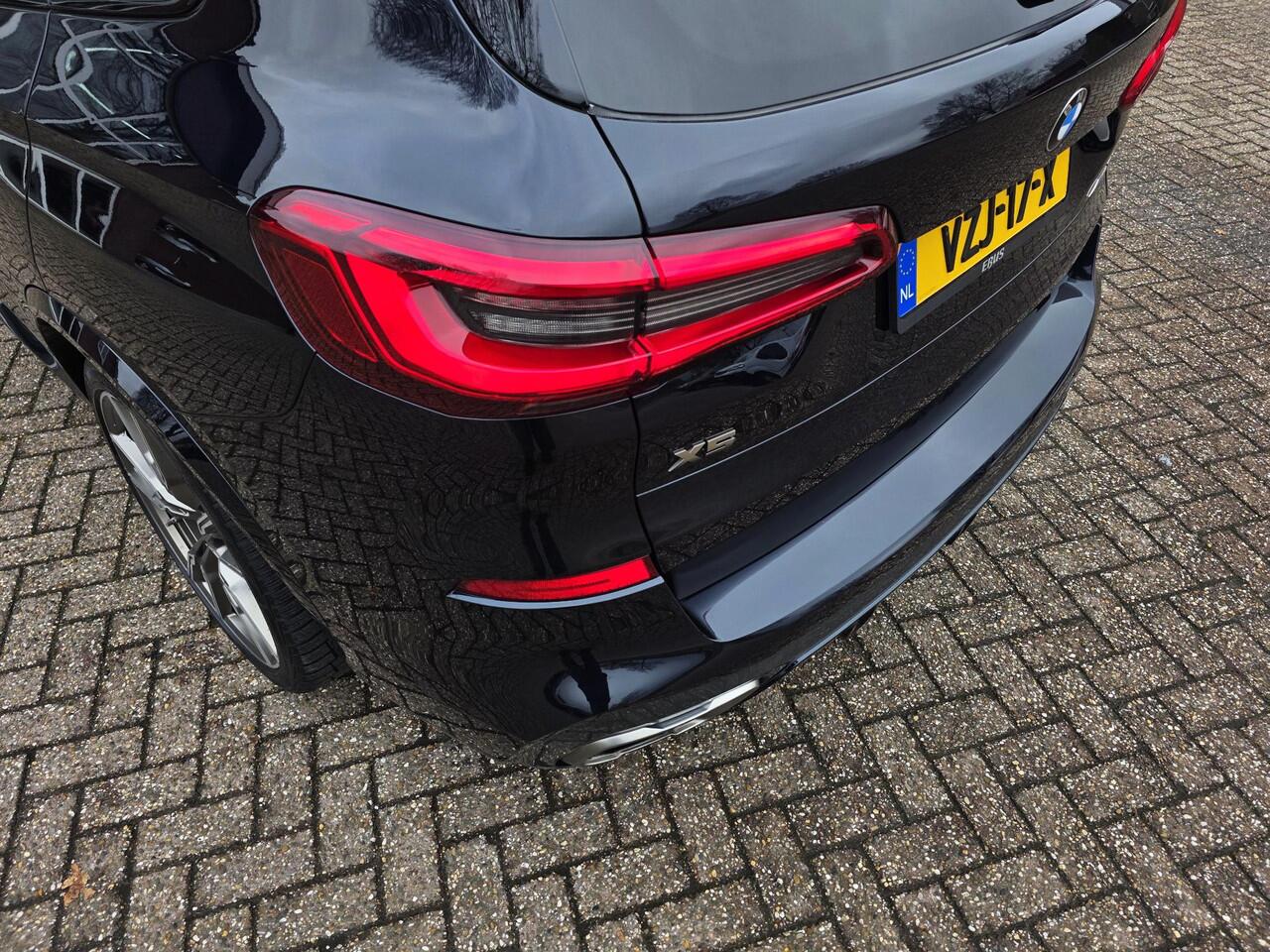 BMW X5 M50d High Executive Grijs Kenteken/ Pano / Trekhaak / HUD