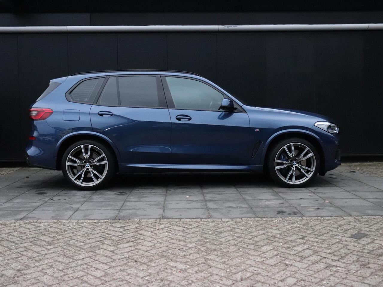 BMW X5 xDrive40i High Executive | M SPORT | LEDER | PANO-DAK | 4W-BESTURING | MEMORY | H&K | 360° CAMERA | HEAD-UP | APPLE CARPLAY | CRUISE | STOELVERW. |