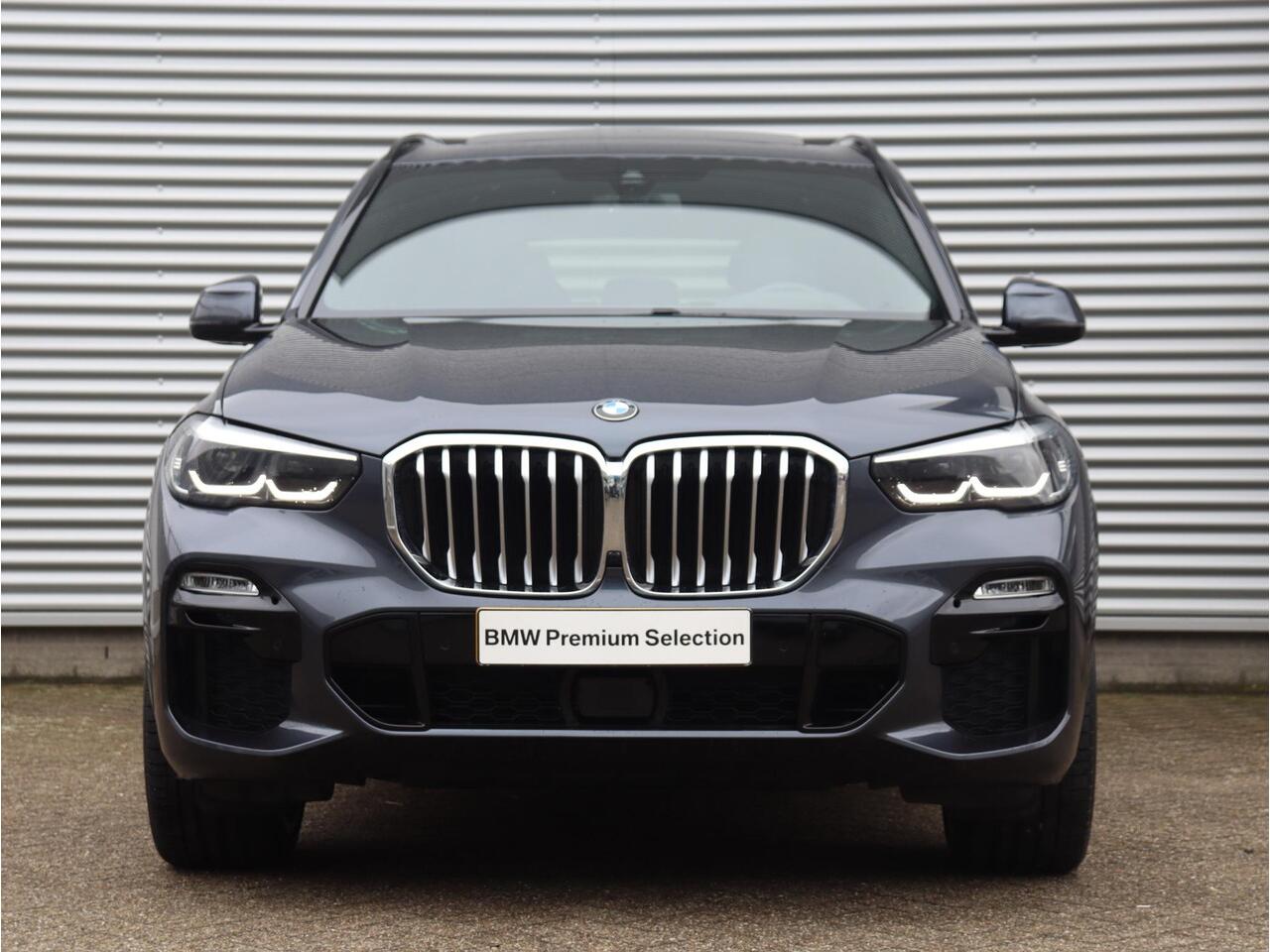 BMW X5 xDrive40i | High Executive | M Sportpakket | Panodak Skylounge | Trekhaak | Hi-Fi | Driving Assistant | Head-Up | Adaptief M Onderstel | 22'' LMV | Lentevoordeel