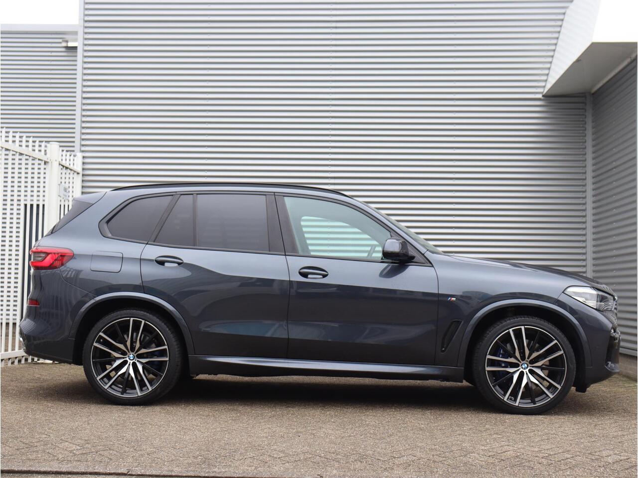 BMW X5 xDrive40i | High Executive | M Sportpakket | Panodak Skylounge | Trekhaak | Hi-Fi | Driving Assistant | Head-Up | Adaptief M Onderstel | 22'' LMV | Lentevoordeel