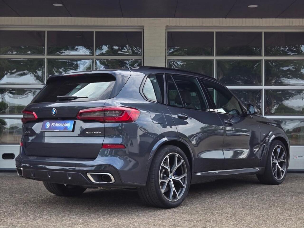 BMW X5 XDRIVE45E M SPORT | DRIVING PROFF. | PANORAMA | 360 CAMERA | SPORTSTOELEN | LASER | TREKHAAK |