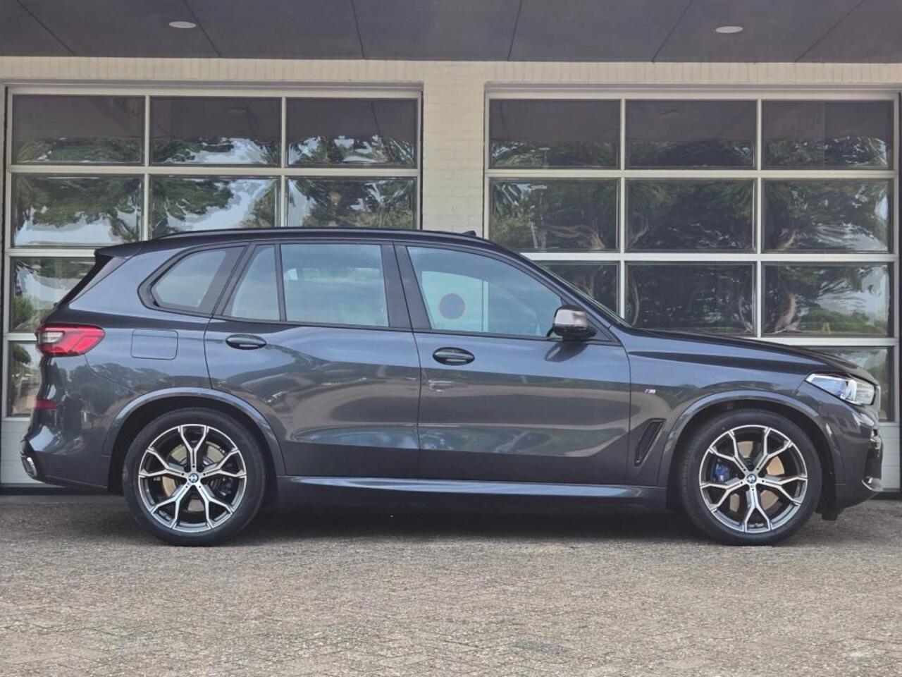 BMW X5 XDRIVE45E M SPORT | DRIVING PROFF. | PANORAMA | 360 CAMERA | SPORTSTOELEN | LASER | TREKHAAK |