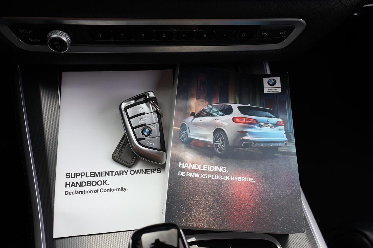 BMW X5 45e Executive NL-Auto | Dealer Onderh | Trekhaak | Sfeer | Elek Stoelen+Klep | Camera | Alarm Klasse 3 |Memory| Laser Led | Keyless | Safety Pack | Carplay | Luchtvering