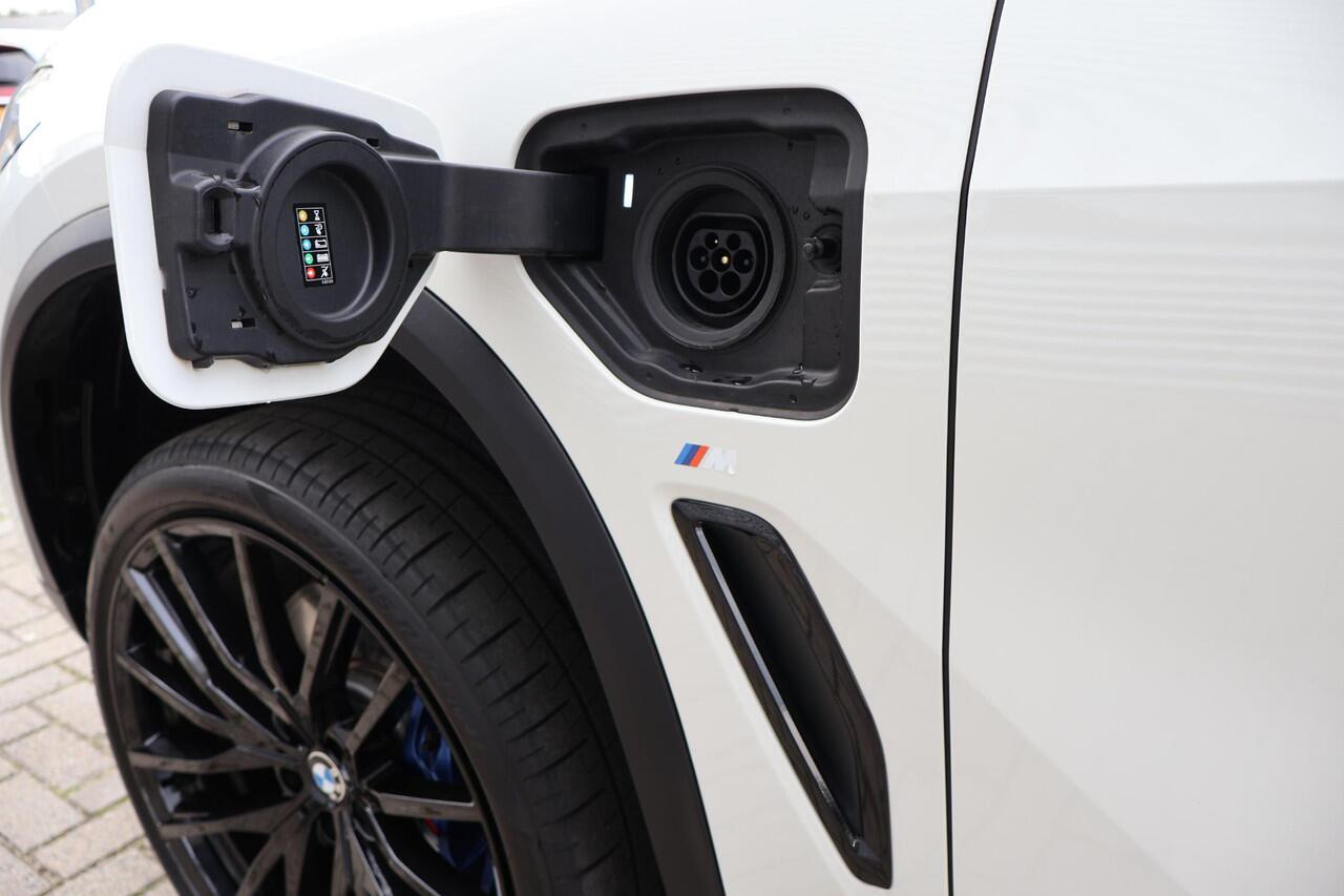 BMW X5 45e Executive NL-Auto | Dealer Onderh | Trekhaak | Sfeer | Elek Stoelen+Klep | Camera | Alarm Klasse 3 |Memory| Laser Led | Keyless | Safety Pack | Carplay | Luchtvering