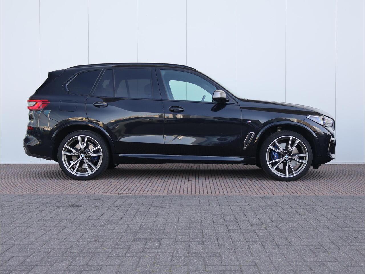 BMW X5 M50i High Executive Copilot / Trekhaak / Parkingass. + / Headup / Panodak / Achterasbesturing / Laserlight