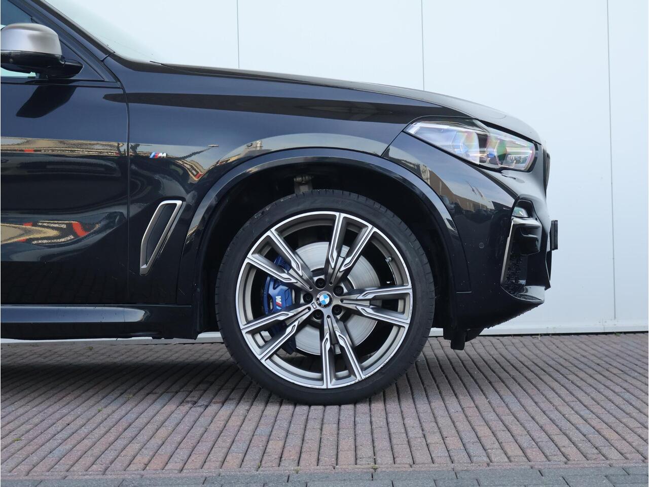 BMW X5 M50i High Executive Copilot / Trekhaak / Parkingass. + / Headup / Panodak / Achterasbesturing / Laserlight